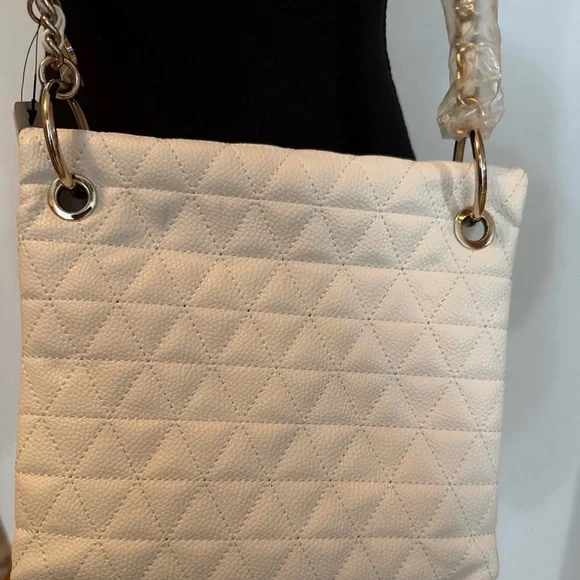 Guess Textured Shoulder Bag - Picture 9 of 11